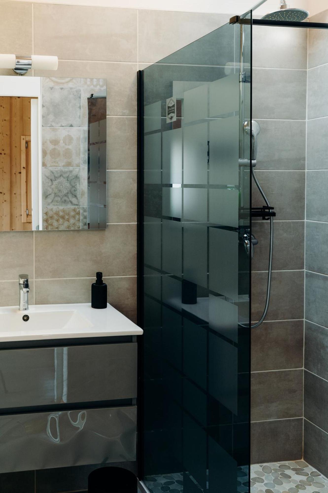 La Villa D'Helene 2 - Chambres D'Hotes Bnb Et Appartements - Cluses Dış mekan fotoğraf